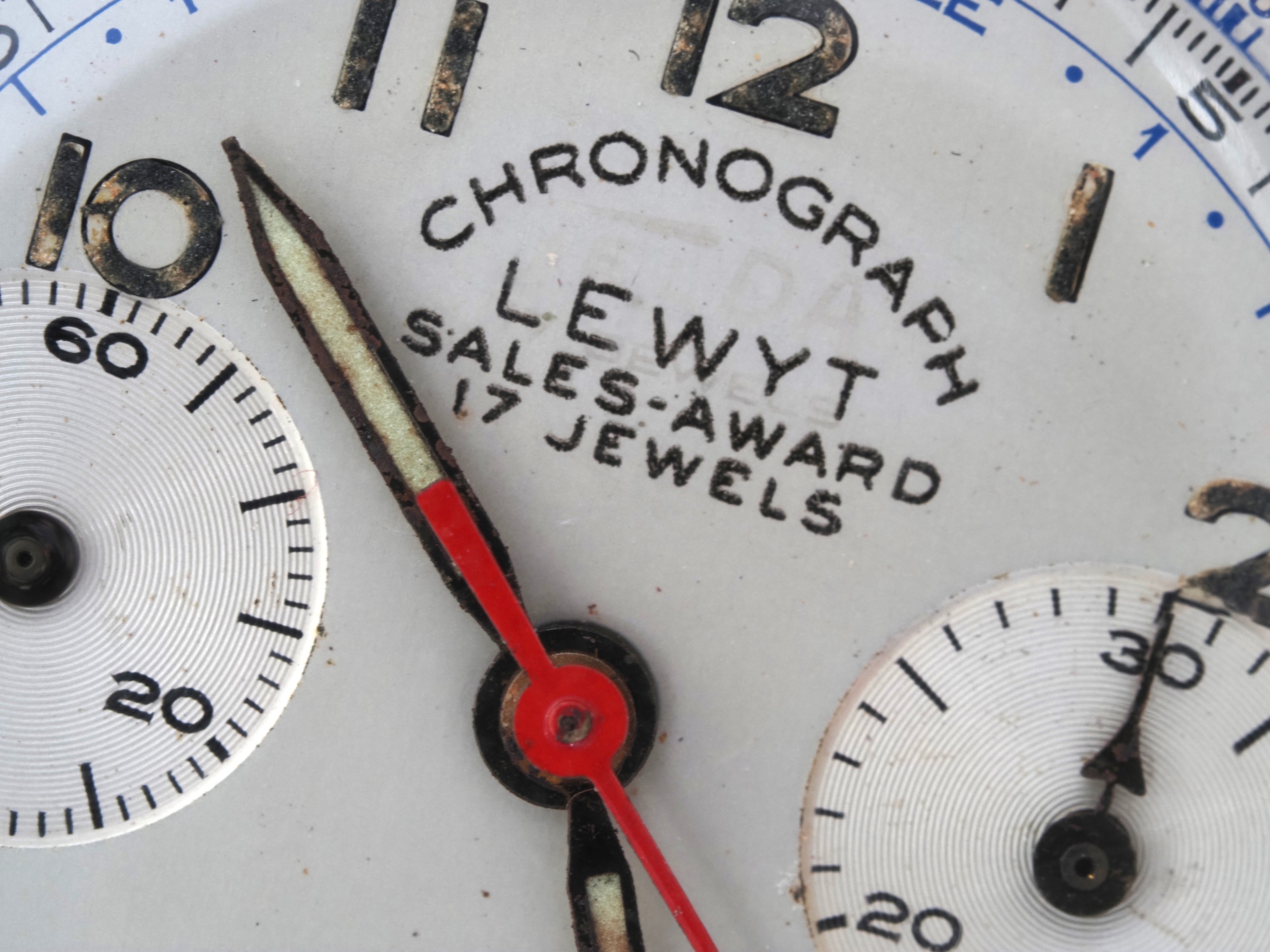 Montre vintage Telda Lewyt Chronograph, pour homme, proposée par Maison Vintage Watches.